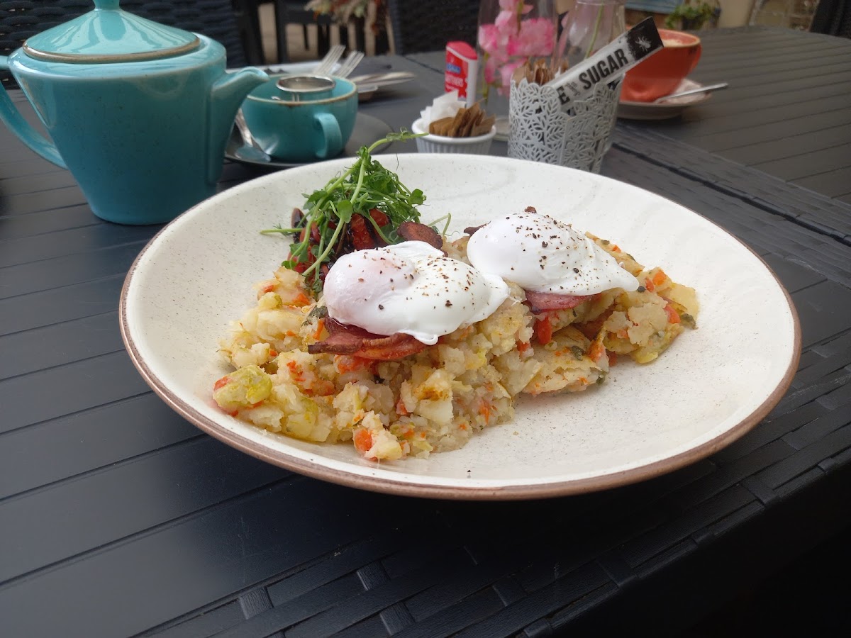 Vintage Birdcage Cakery Photos 2